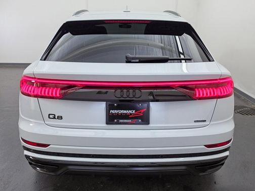 Glacier White Metallic 2023 Audi Q8 55 Prestige
