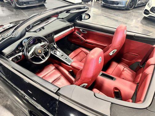 2017 Porsche 911 Carrera 4S Cabriolet
