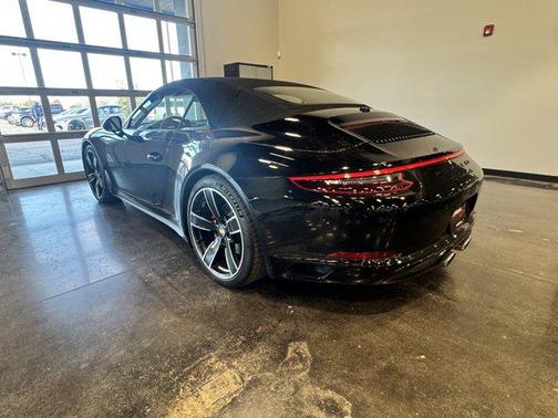 2017 Porsche 911 Carrera 4S Cabriolet