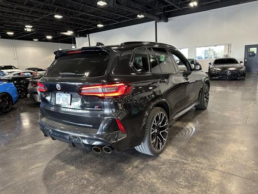 Black Sapphire Metallic 2022 BMW X5 M Base