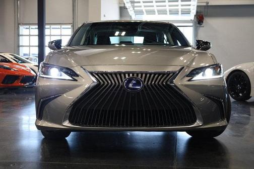 2020 Lexus ES 300h Luxury