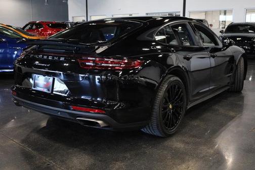 2018 Porsche Panamera 4