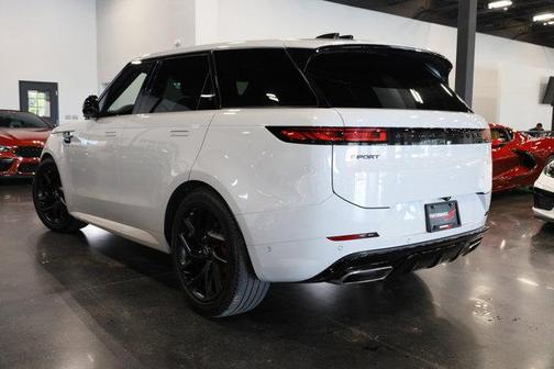 2024 Land Rover Range Rover Sport SE