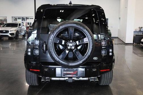 2023 Land Rover Defender 110 V8