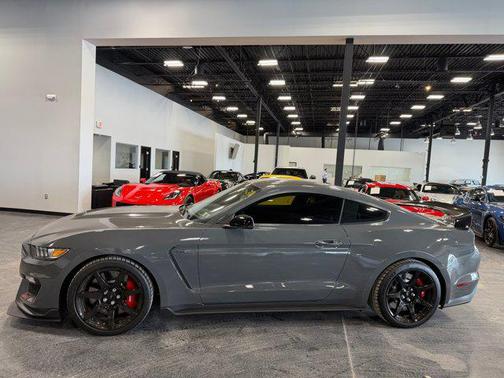 2018 Ford Shelby GT350R Base