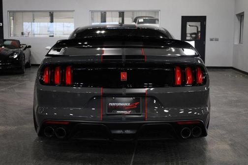 2018 Ford Shelby GT350R Base