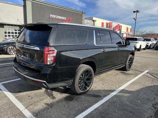 2024 Chevrolet Suburban 4WD High Country