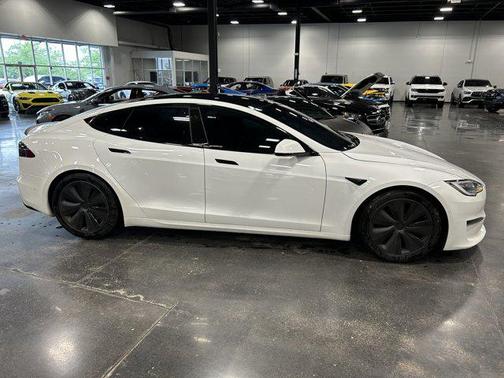 Pearl White Multi-Coat 2021 Tesla Model S Plaid