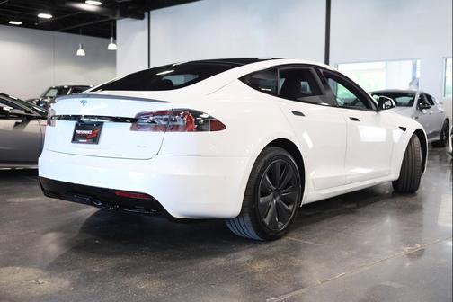 Pearl White Multi-Coat 2021 Tesla Model S Plaid