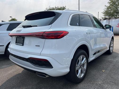 2025 Audi Q5 Premium