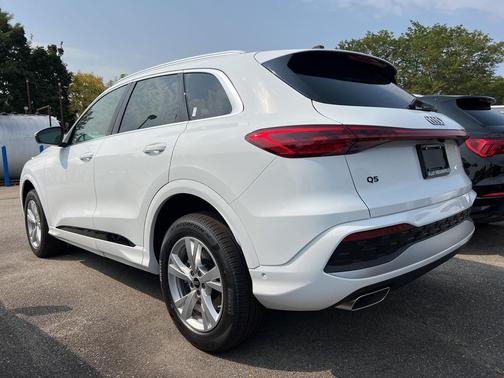2025 Audi Q5 Premium