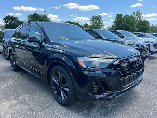 Mythos Black Metallic 2026 Audi Q7 55 Premium Plus
