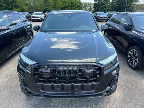 Mythos Black Metallic 2026 Audi Q7 55 Premium Plus