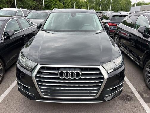 Orca Black Metallic 2019 Audi Q7 55 Prestige