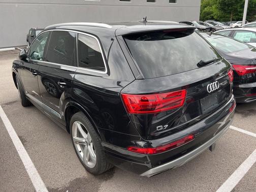 Orca Black Metallic 2019 Audi Q7 55 Prestige