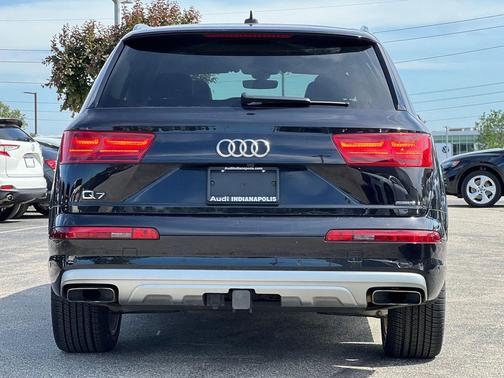 Orca Black Metallic 2019 Audi Q7 55 Prestige