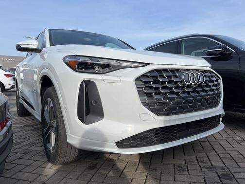 2025 Audi Q5 Premium TFSI quattro S tronic