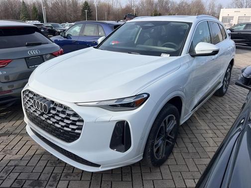 2025 Audi Q5 Premium TFSI quattro S tronic