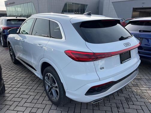 2025 Audi Q5 Premium TFSI quattro S tronic