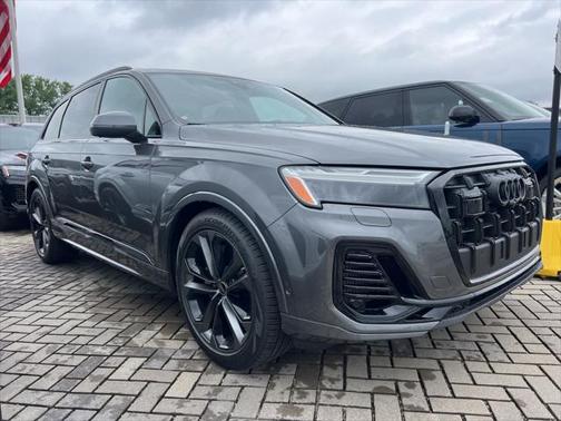2025 Audi Q7 55 Premium Plus