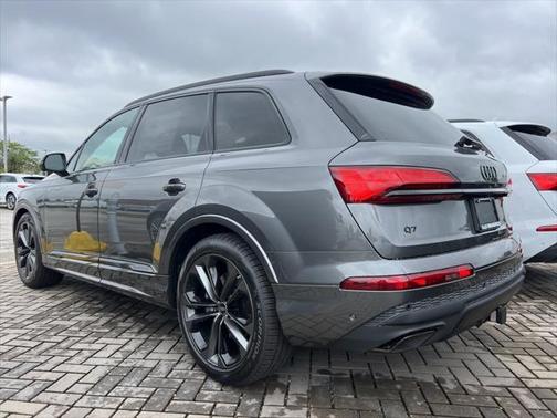 2025 Audi Q7 55 Premium Plus