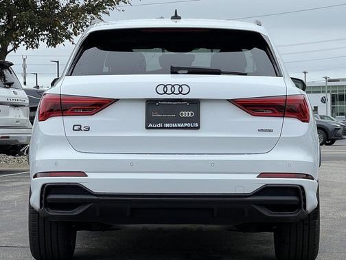 2025 Audi Q3 Premium 45 TFSI S line quattro Tiptronic