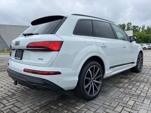 2025 Audi Q7 45 Premium Plus