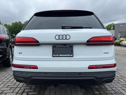 2025 Audi Q7 45 Premium Plus