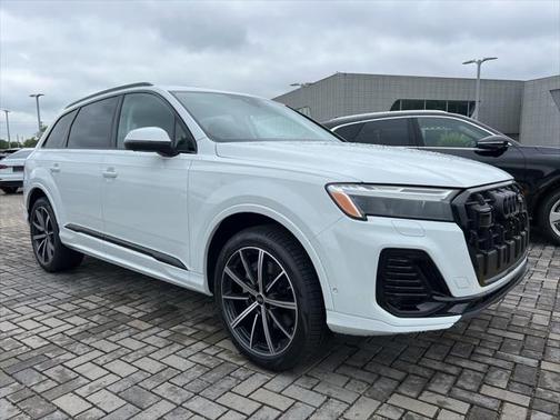 2025 Audi Q7 45 Premium Plus