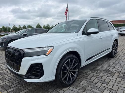 2025 Audi Q7 45 Premium Plus