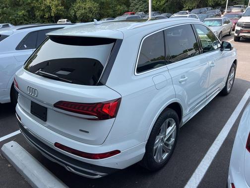 2021 Audi Q7 55 Premium