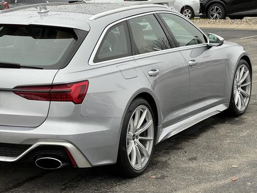 2022 Audi RS 6 Avant 4.0T