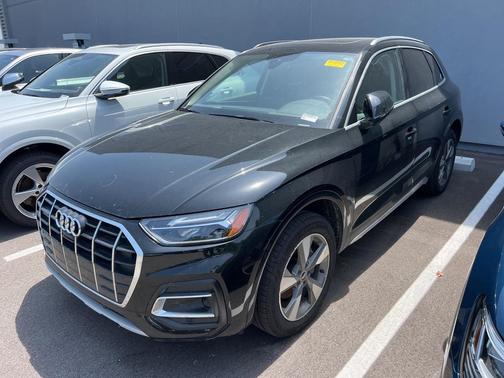 2023 Audi Q5 40 Premium Plus