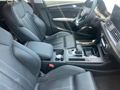 2023 Audi Q5 40 Premium Plus