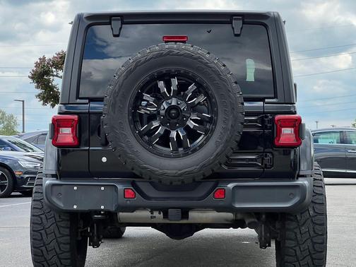 Black Clearcoat 2019 Jeep Wrangler Unlimited Sahara