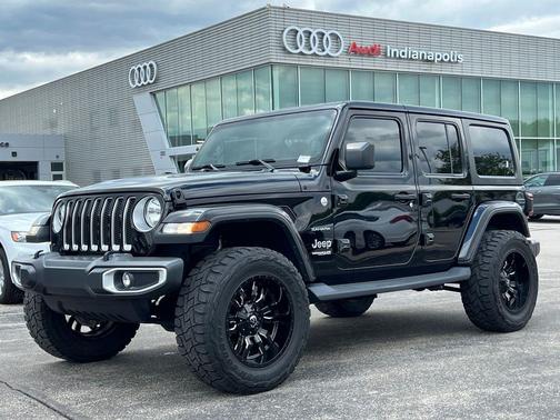 Black Clearcoat 2019 Jeep Wrangler Unlimited Sahara