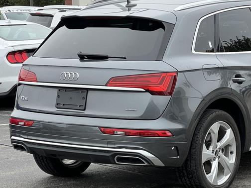 2022 Audi Q5 45 S line Premium Plus