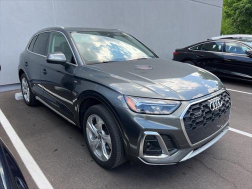 2022 Audi Q5 45 S line Premium Plus