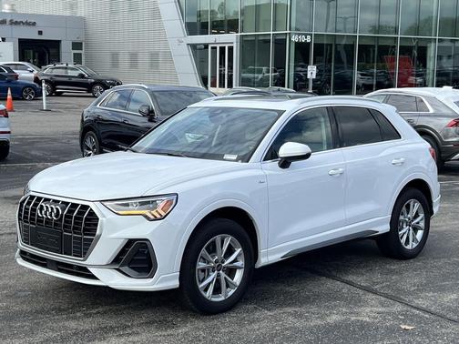 2025 Audi Q3 Premium 45 TFSI S line quattro Tiptronic