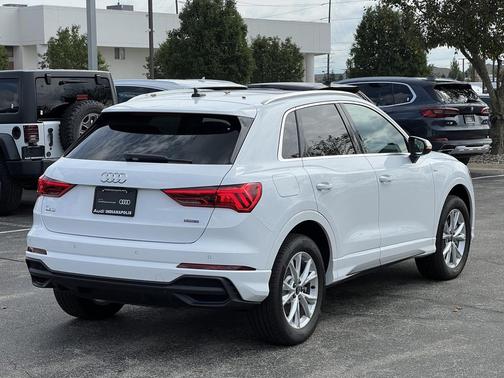 2025 Audi Q3 Premium 45 TFSI S line quattro Tiptronic