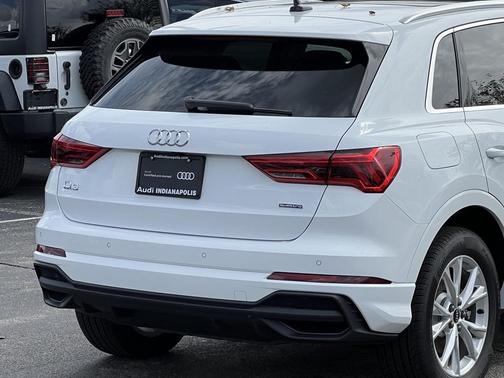 2025 Audi Q3 Premium 45 TFSI S line quattro Tiptronic