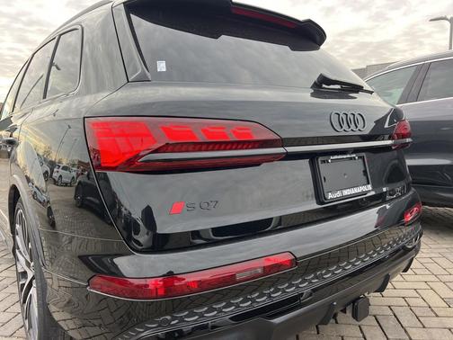 2026 Audi SQ7 4.0T Prestige