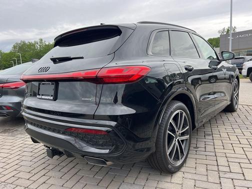 Mythos Black Metallic 2026 Audi Q5 Prestige TFSI quattro S tronic