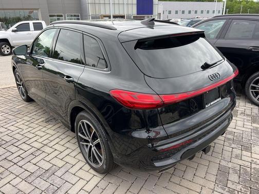 Mythos Black Metallic 2026 Audi Q5 Prestige TFSI quattro S tronic