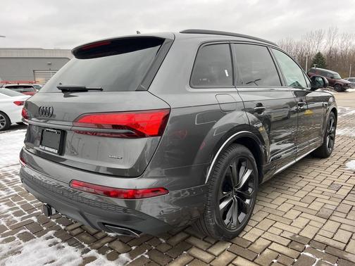 2026 Audi Q7 55 Premium Plus