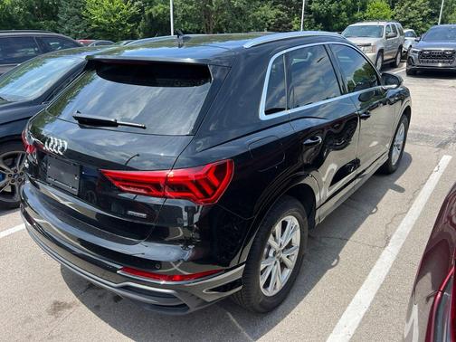 Mythos Black Metallic 2025 Audi Q3 Premium 45 TFSI S line quattro Tiptronic