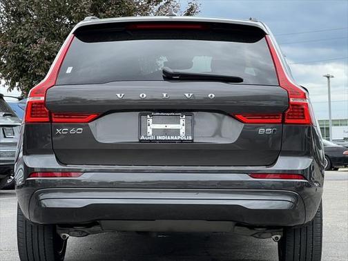 2022 Volvo XC60 B5 Momentum