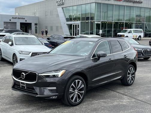 2022 Volvo XC60 B5 Momentum