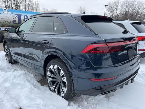 Waitomo Blue Metallic 2026 Audi Q8 55 Premium Plus