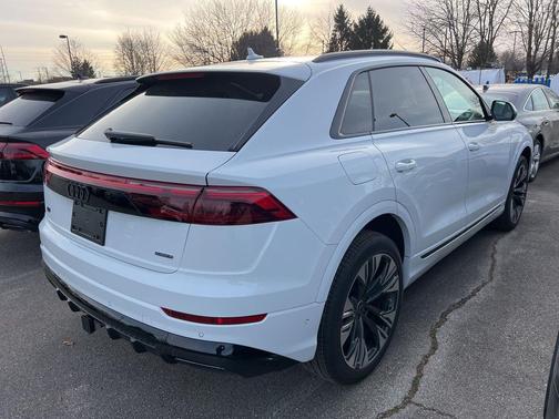 Glacier White Metallic 2026 Audi Q8 55 Premium Plus